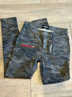 Etienne Marcel Women's Skinny Camo Jeans in Gray